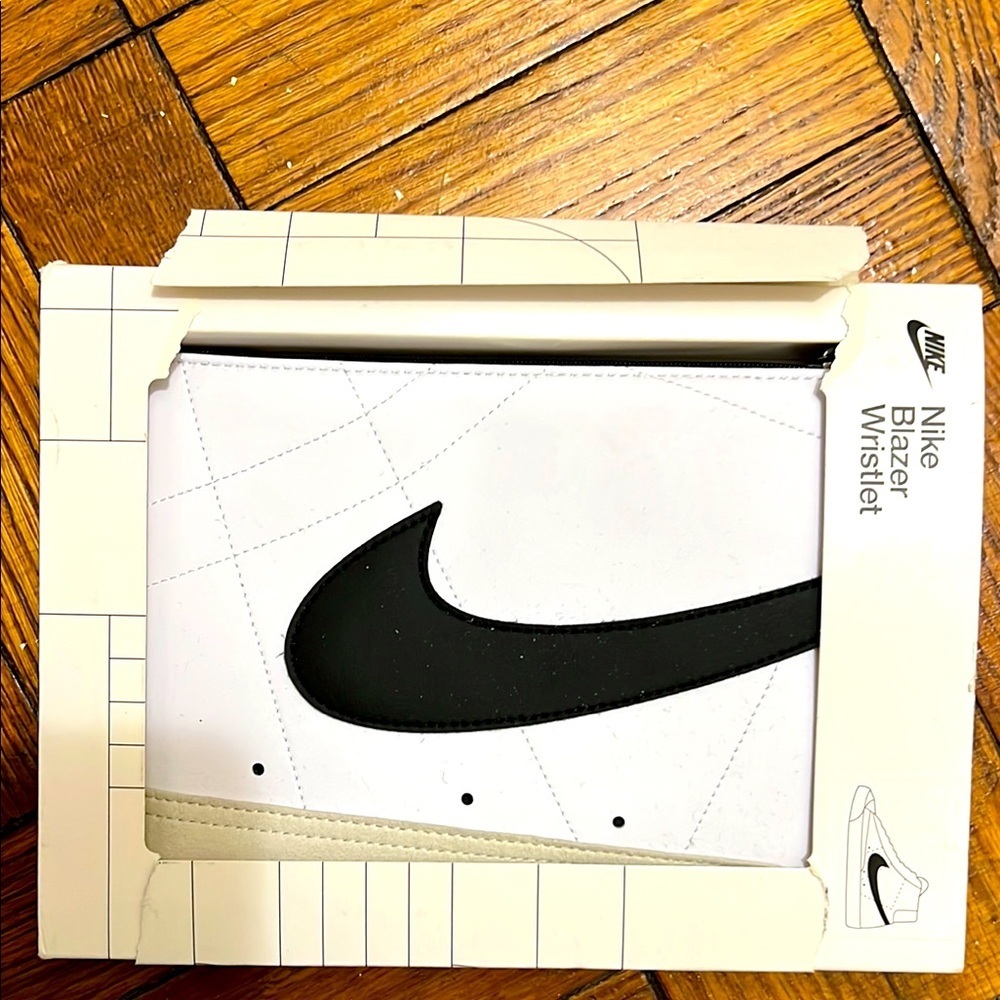 Nike Blazer Wristlet in White and Black new